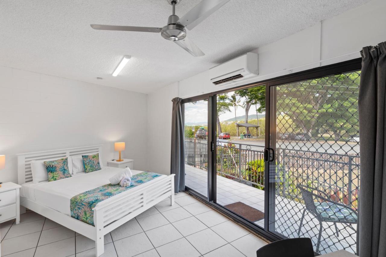 איירלי ביץ' Whitsunday Waterfront Apartments מראה חיצוני תמונה