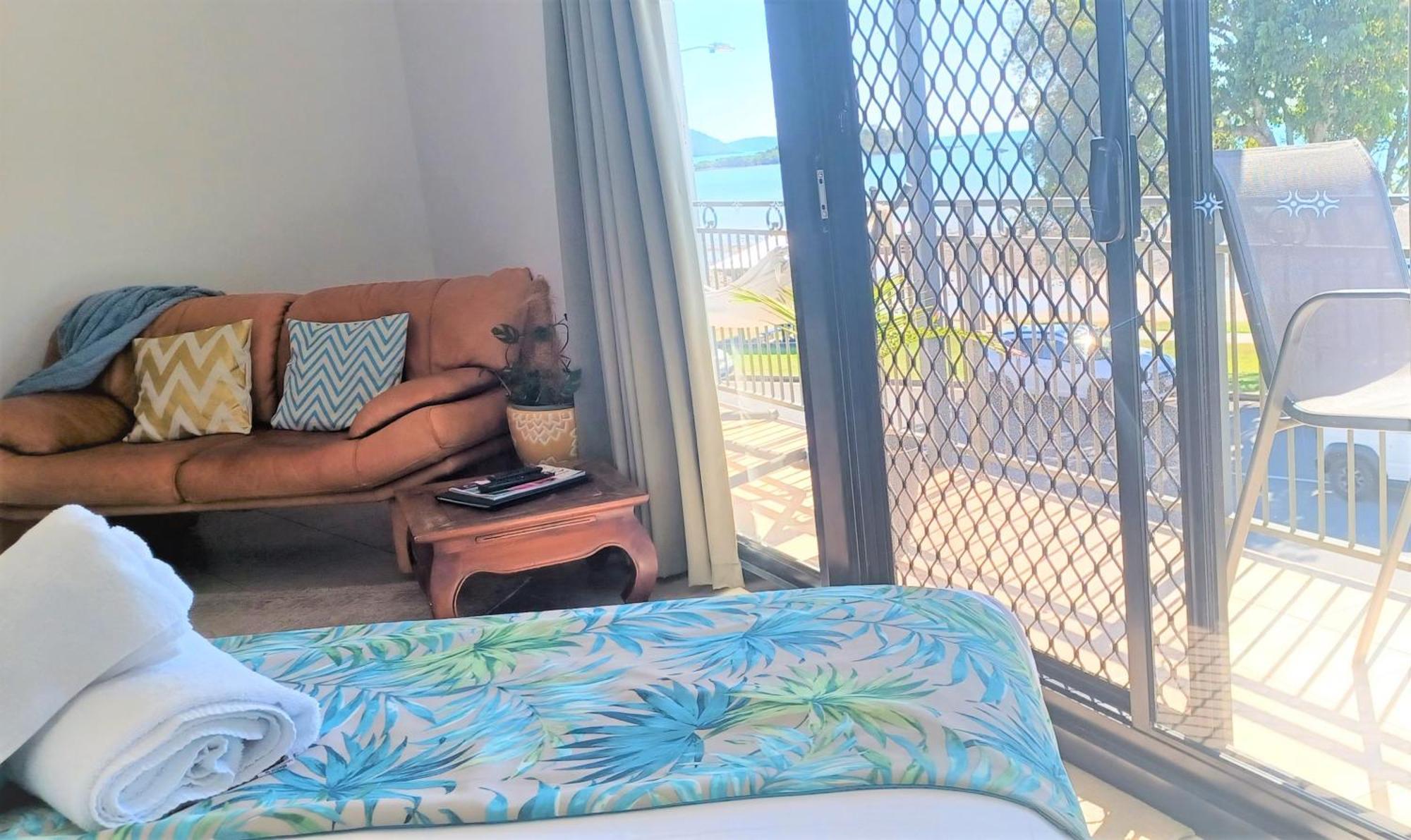 איירלי ביץ' Whitsunday Waterfront Apartments מראה חיצוני תמונה