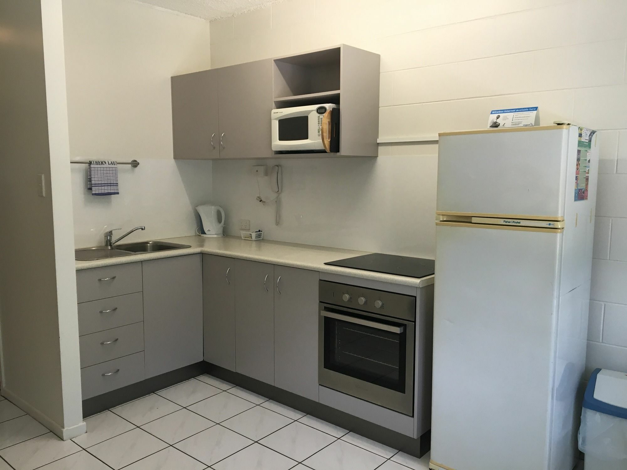 איירלי ביץ' Whitsunday Waterfront Apartments מראה חיצוני תמונה